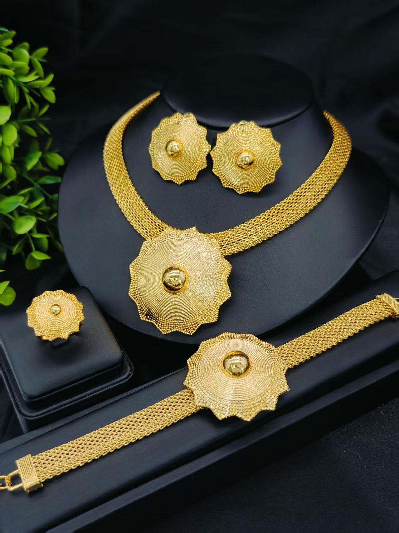 Dubai 2024 Gold Color Necklace Bracelet Jewelry Set For Women Ethiopian Arabic Charm Necklace Choker Set Wedding Gifts