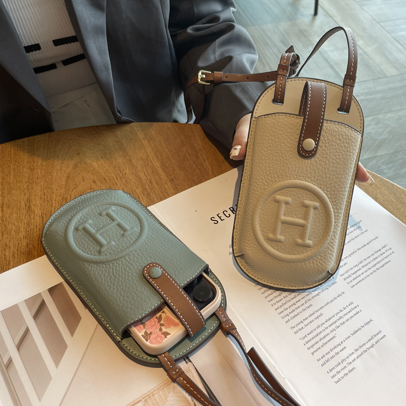 2026 popular women's phone new fashionable and super trendy crossbody bag, stylish small bag for mobile phones, genuine cowhide leather