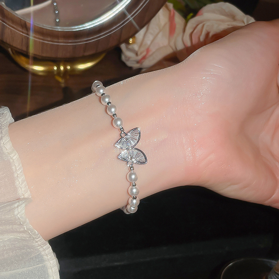 Butterfly design natural pearl bracelet, light luxury designer style, direct from the factory, cross-border wholesale - view 4