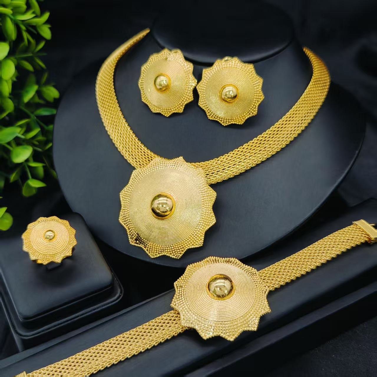 Dubai 2024 Gold Color Necklace Bracelet Jewelry Set For Women Ethiopian Arabic Charm Necklace Choker Set Wedding Gifts
