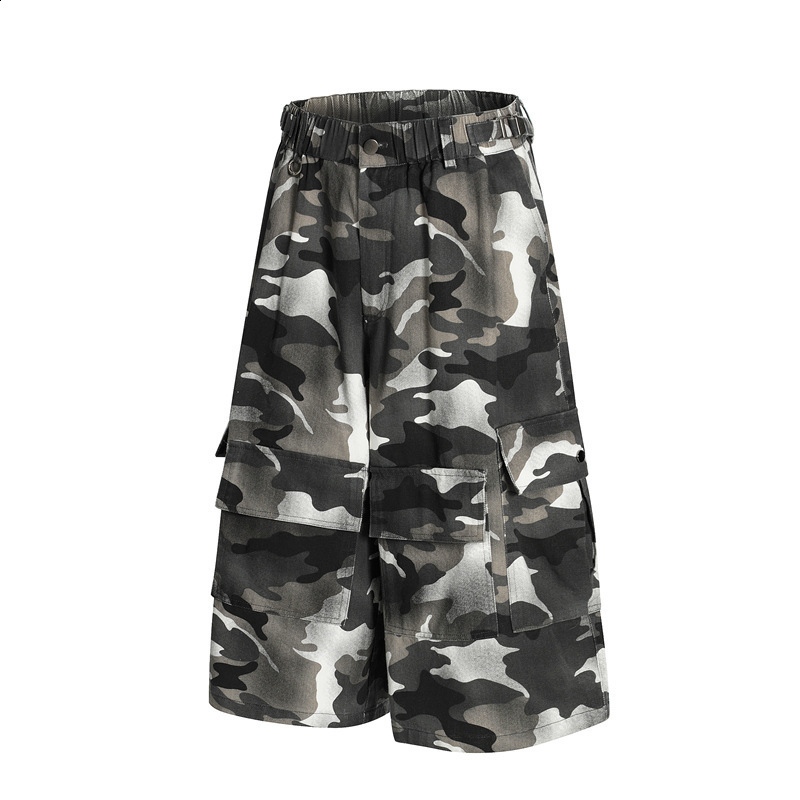 Multi-pocket White Camouflage Cargo Shorts Loose Wide-leg Calf-length Pants 240806