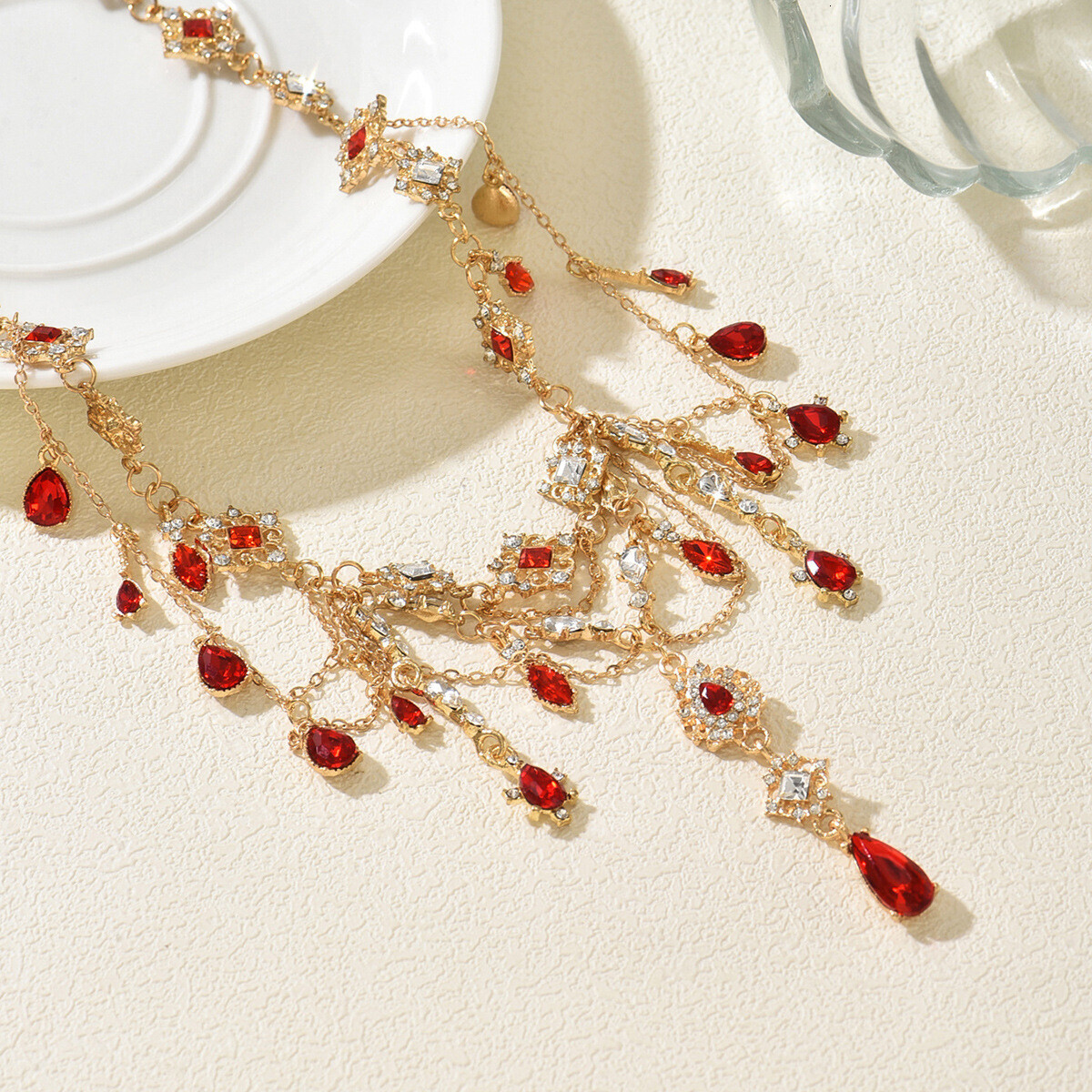 Gothic necklace wholesale, heavy industry tassel red gemstone pendant, high-end retro French layered collarbone chain for women