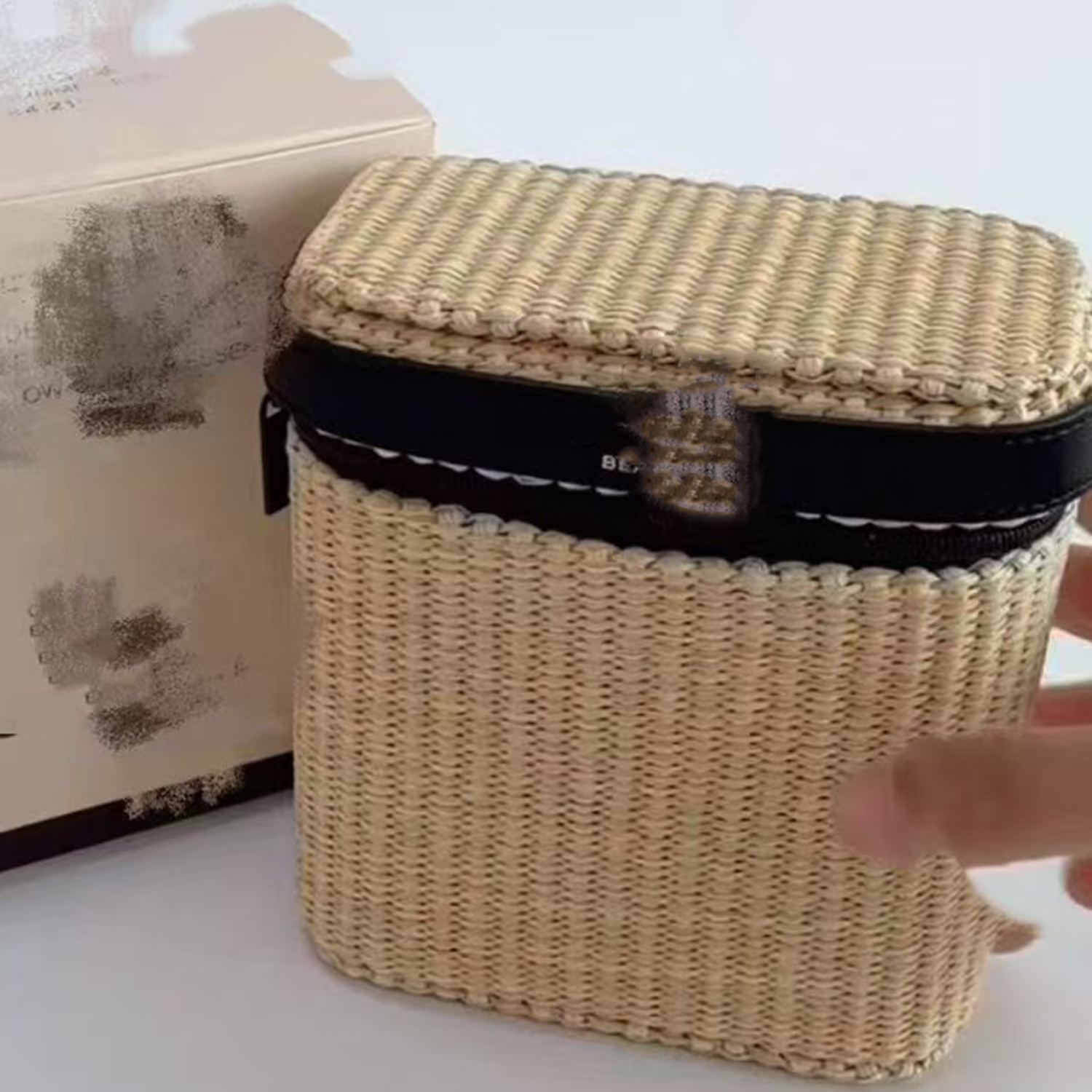 2026 Designer Women Lady Pattern C Classic Straw Woven Cosmetic Beaute Makeup Organizer Jewelry Box Storage Case with Strap Handle
