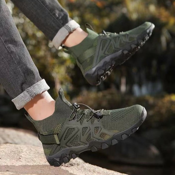 2026 New Men's Hiking Shoes Lightweight Breathable Mesh Outdoor Trekking Sneaker