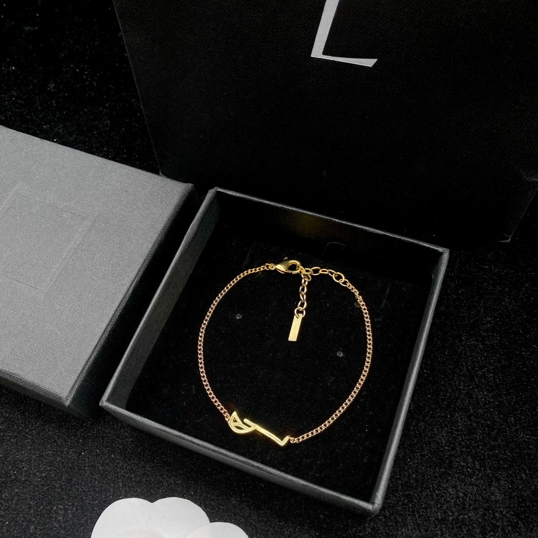 Classic Luxury Bracelets Bangle Letter Y Designer Charm Bracelet for Women Elegant Fashion Minimalist Bracelet Gold Silver Wholesale Not Fade Jewlery Gifts