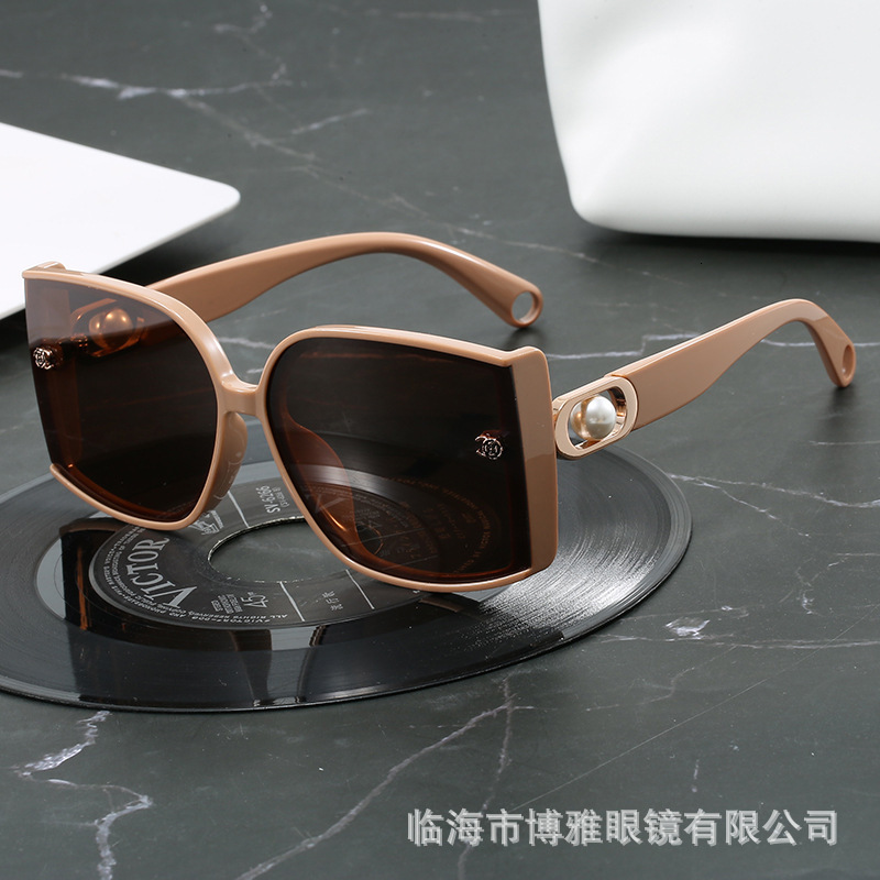 Luxury Brand Designer 2026 New Womens Polarized Sunglasses Oversized Square in Lavender with Pearl Decor & CC Logo UV400 Anti-UV Streetwear Shades for