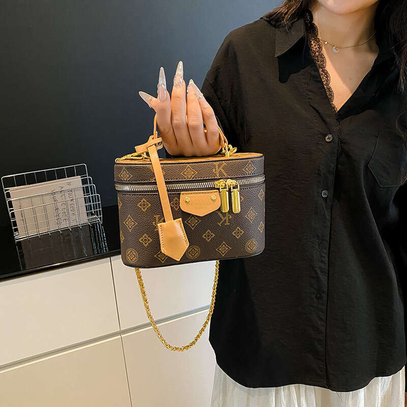 Women's New Korean Fashion Elegant Retro Chain Box High-end Versatile Shoulder Crossbody Bag0