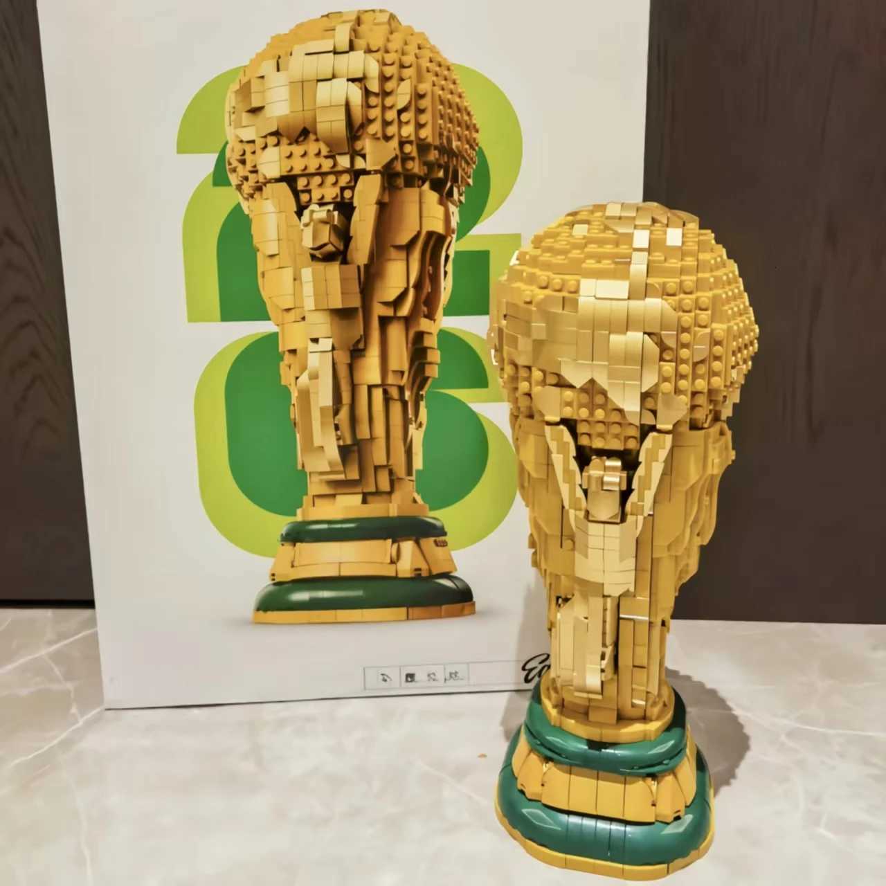 New 2842pcs Golden Football Champion Trophy Souvenir Cup Trophy Replica 43020 Desktop Decor Building Block Toy For Birthday GiftT260521