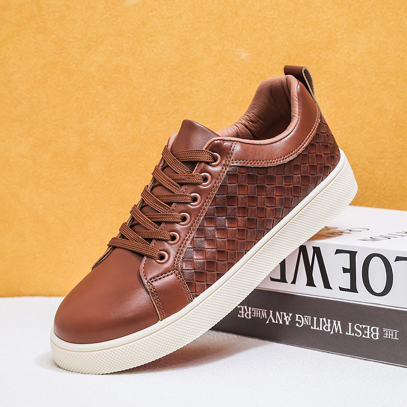 Spring New Style Men'S Plate Shoes Low Top Lace-Up Flat Light Fashion Soft Soled Men'S Shoes Plaid Trend Casual Single Shoes 2026s hot