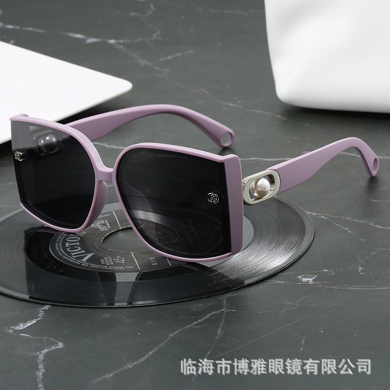 Luxury Brand Designer 2026 New Womens Polarized Sunglasses Oversized Square in Lavender with Pearl Decor & CC Logo UV400 Anti-UV Streetwear Shades for