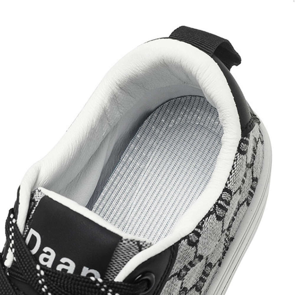 Spring Men's Canvas Shoes Trendy Casual Couple Style Student Korean Version Lace-up Low-top Sneakers