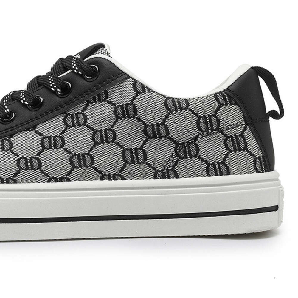 Spring Men's Canvas Shoes Trendy Casual Couple Style Student Korean Version Lace-up Low-top Sneakers
