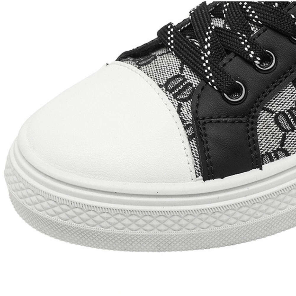 Spring Men's Canvas Shoes Trendy Casual Couple Style Student Korean Version Lace-up Low-top Sneakers
