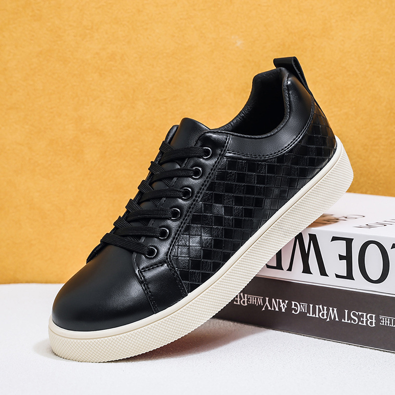 Spring New Style Men'S Plate Shoes Low Top Lace-Up Flat Light Fashion Soft Soled Men'S Shoes Plaid Trend Casual Single Shoes 2026s hot