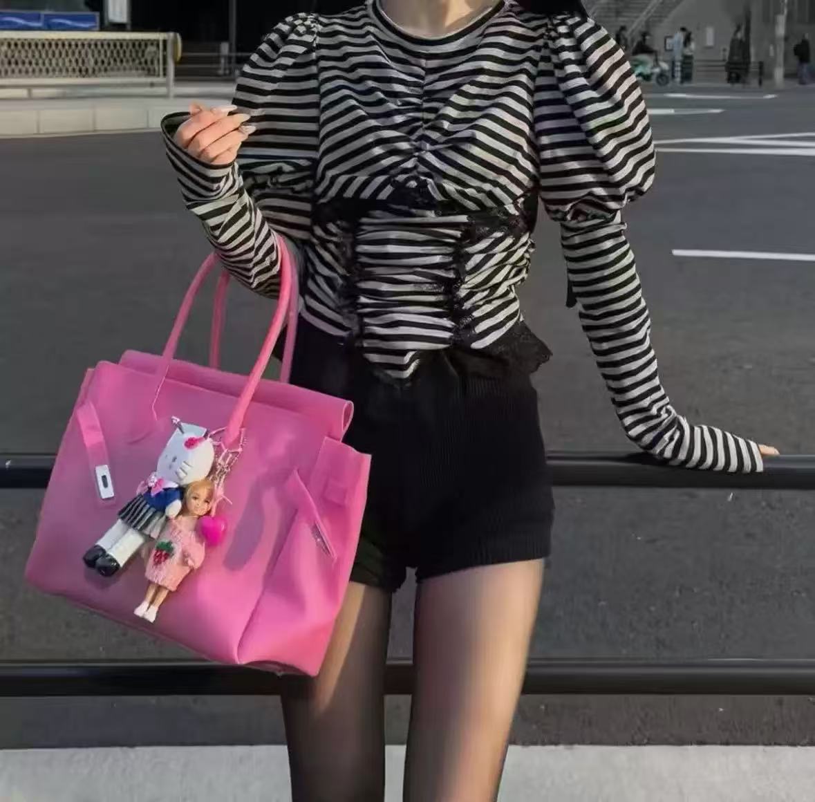 2026 new The same style of jelly bag a commuting tote bag for summer a fashionable transparent large-capacity underarm bag