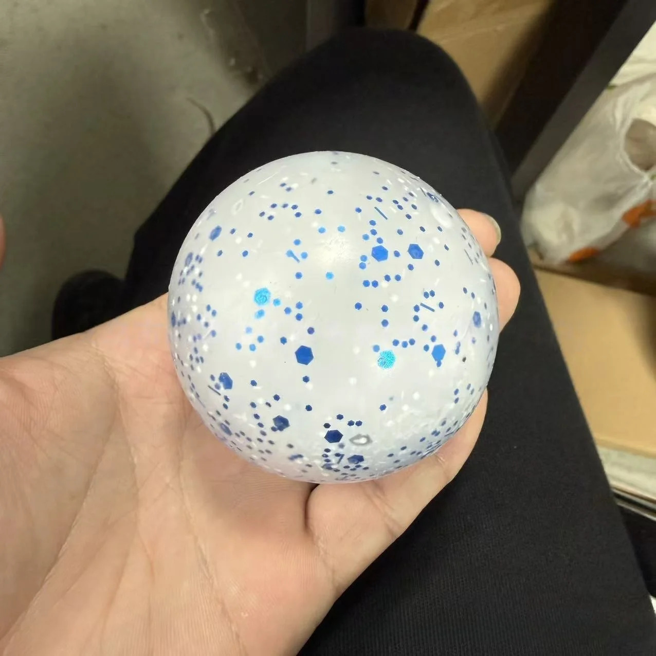 Snowball Hug NeeDoh Fidget Toy White Pinch Stress Relieving 260522 - view 3