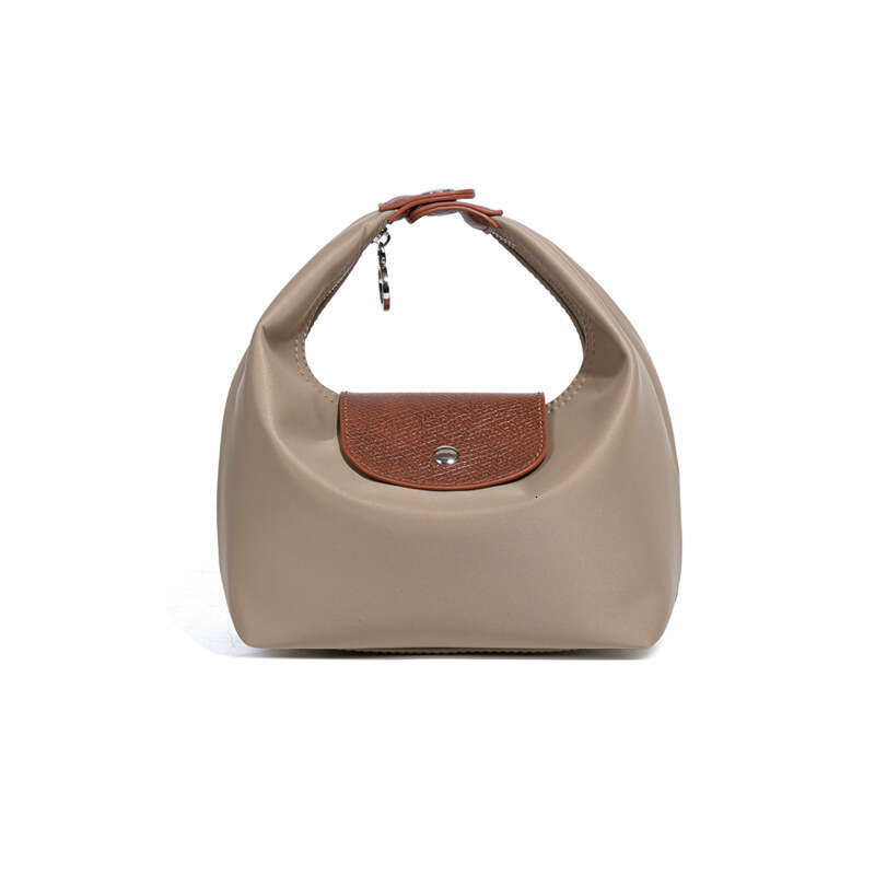 New nylon hand-carried lunch simple, stylish, casual dumpling bag, waterproof and practical shoulder/crossbody bag with flip cover