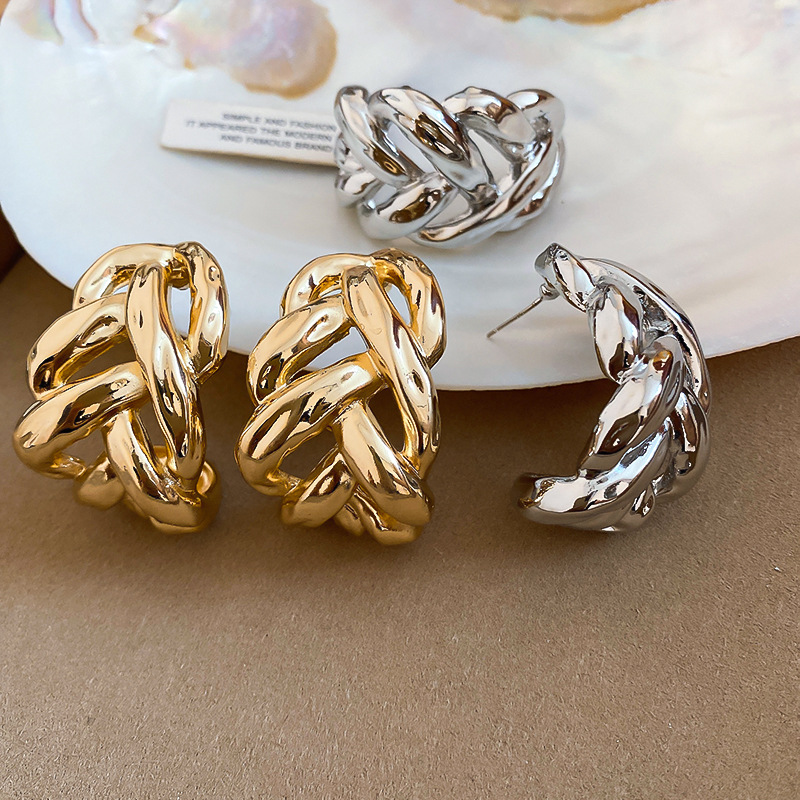 European and American style metal hollow-out Fried Dough Twists chain C-shaped earrings fashionable temperament ear jewelry - view 8
