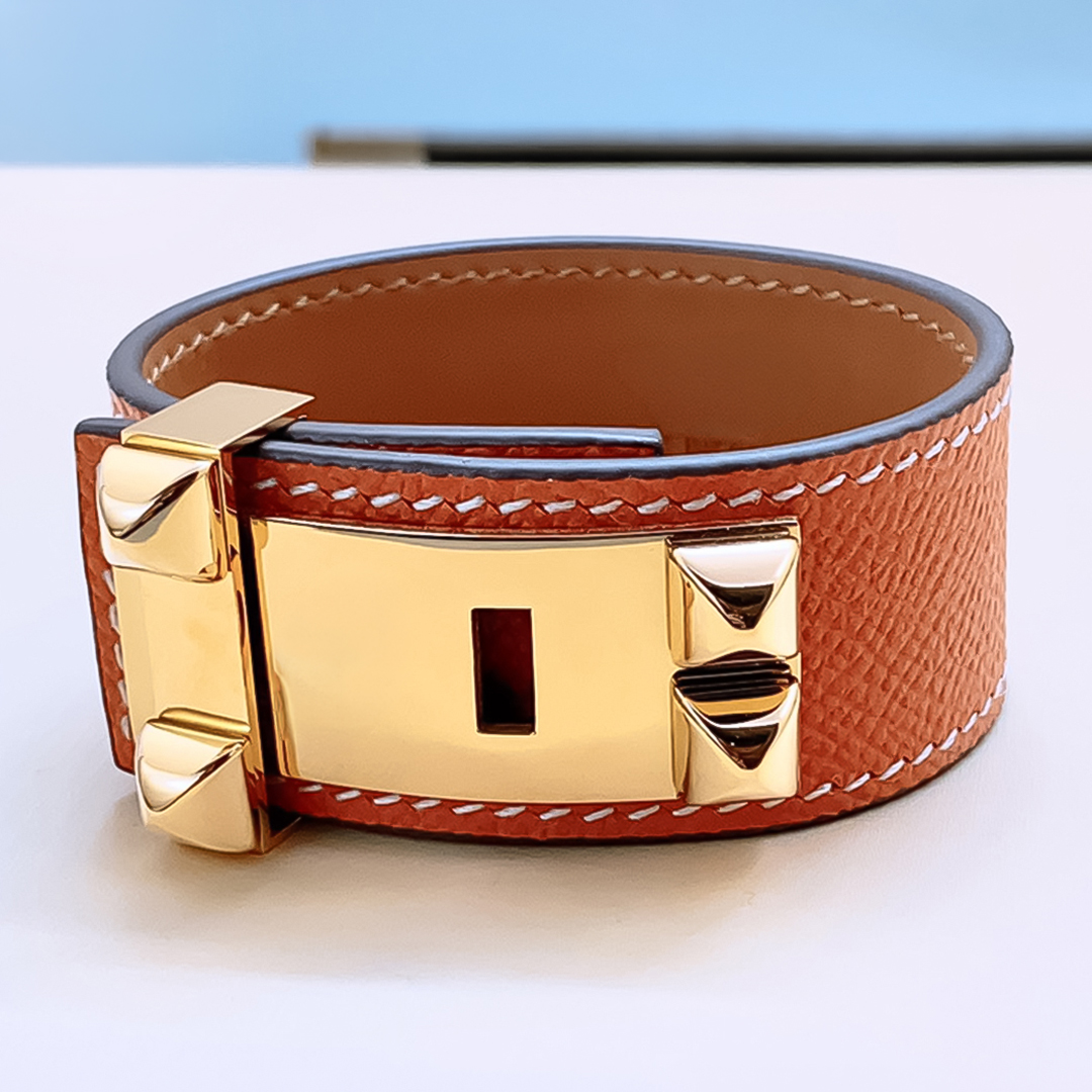 Designer Bracelet Bracelet for Women Stainless Steel 18K Gold Plated Bangle Leather Bangles Luxury Jewlery Designer for Women Elegant Free Shipping Buy One Get One