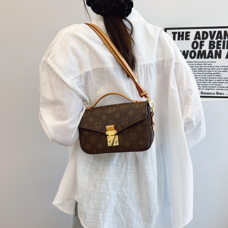 Designer Bag High-end luxury handbag women, small square bag, 2026 new vintage fashion versatile shoulder and crossbody bag for women