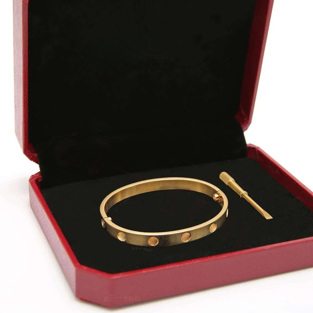 Designer Bracelet Luxury Charm Bracelets for Men Women Unisex High Quality Bracelet Designer Jewelry Classic Silver Gold Bracelet Diamond Bangle