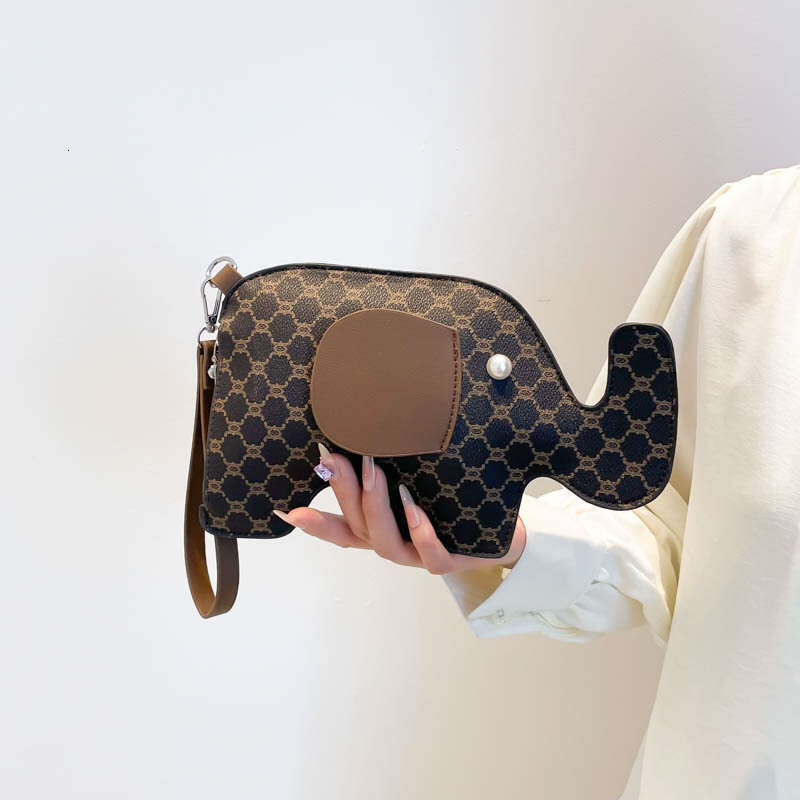 Elephant for women, cartoon fashion, new vintage style, personalized, exquisite summer handbag