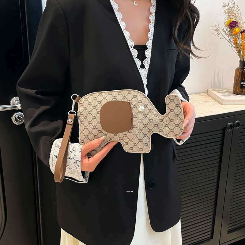 Elephant for women, cartoon fashion, new vintage style, personalized, exquisite summer handbag