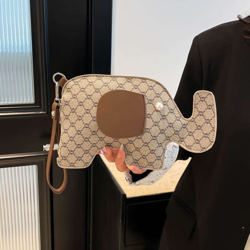 Elephant for women, cartoon fashion, new vintage style, personalized, exquisite summer handbag