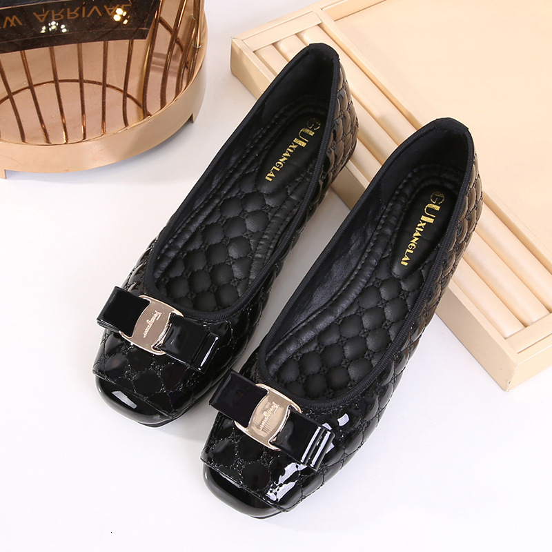Women's Quilted Ballet Flats with Buckle Square Toe Slip-On Casual Leather Decoration Outfit