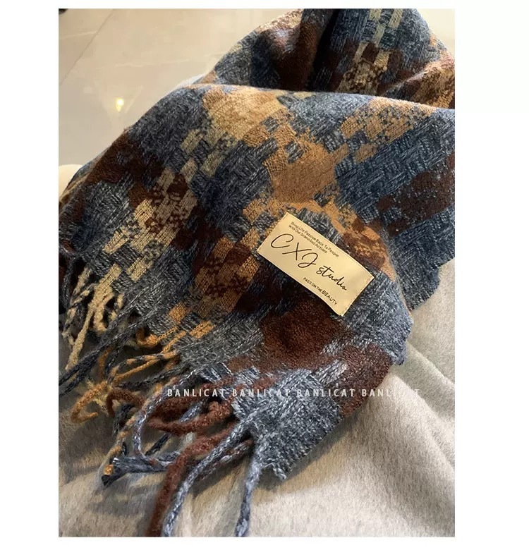 Luxury Brand Designer Womens Winter Plaid Scarf Thick Warm Tassel Long Shawl Couple Scarves Cozy Soft Stylish Fashion Cold Weather Neck Warmer Wrap St