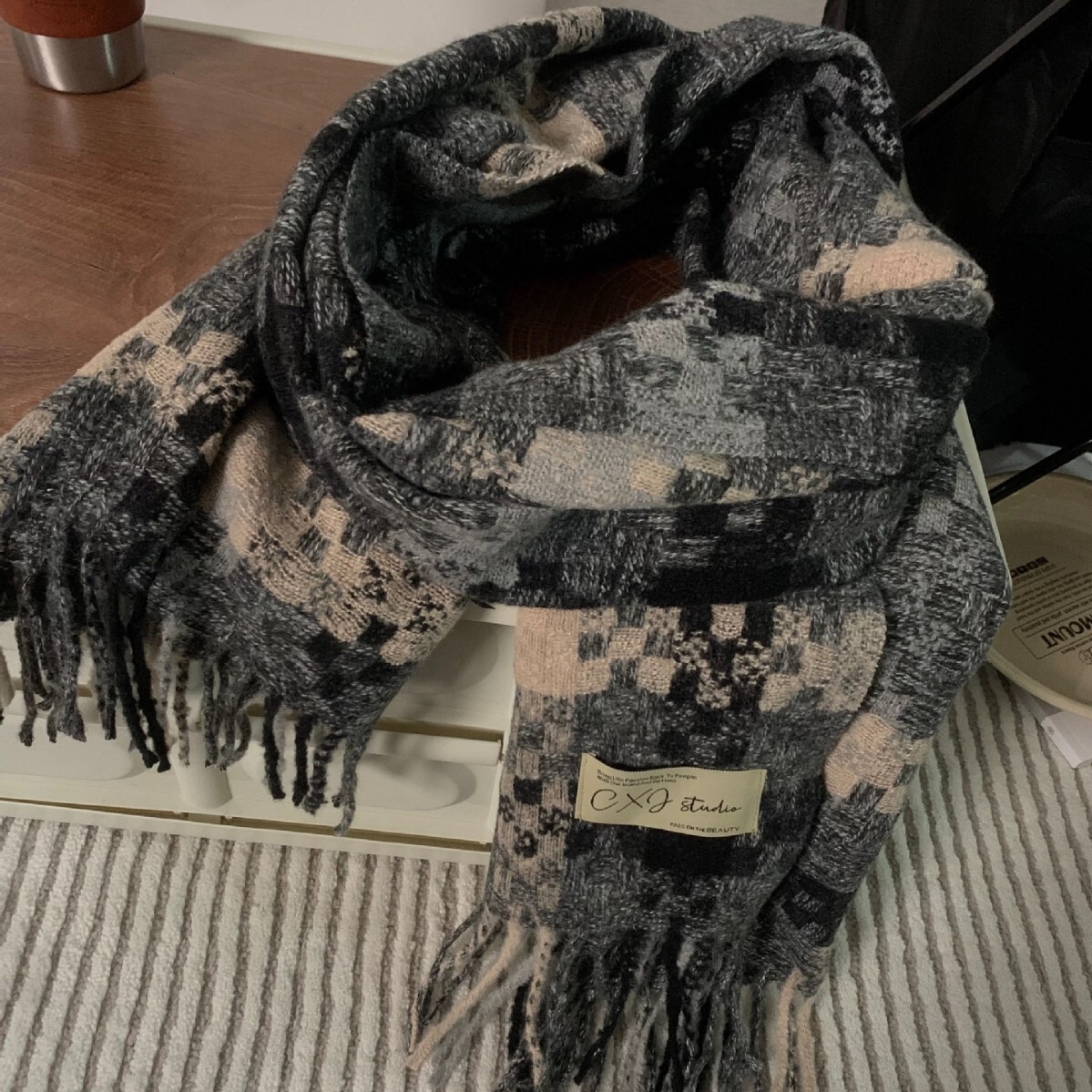 Luxury Brand Designer Womens Winter Plaid Scarf Thick Warm Tassel Long Shawl Couple Scarves Cozy Soft Stylish Fashion Cold Weather Neck Warmer Wrap St