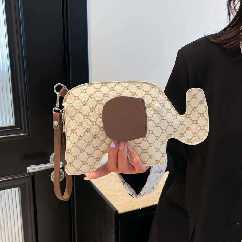 Elephant for women, cartoon fashion, new vintage style, personalized, exquisite summer handbag