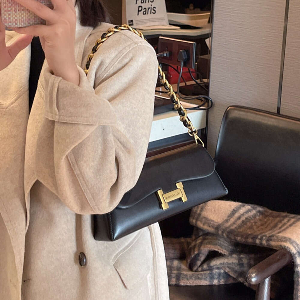 New Arrival Mini Flap Crossbody Bag, Women's Oil Wax Leather Handbag with Detachable Chain Strap, Fits Phone & Daily Essentials