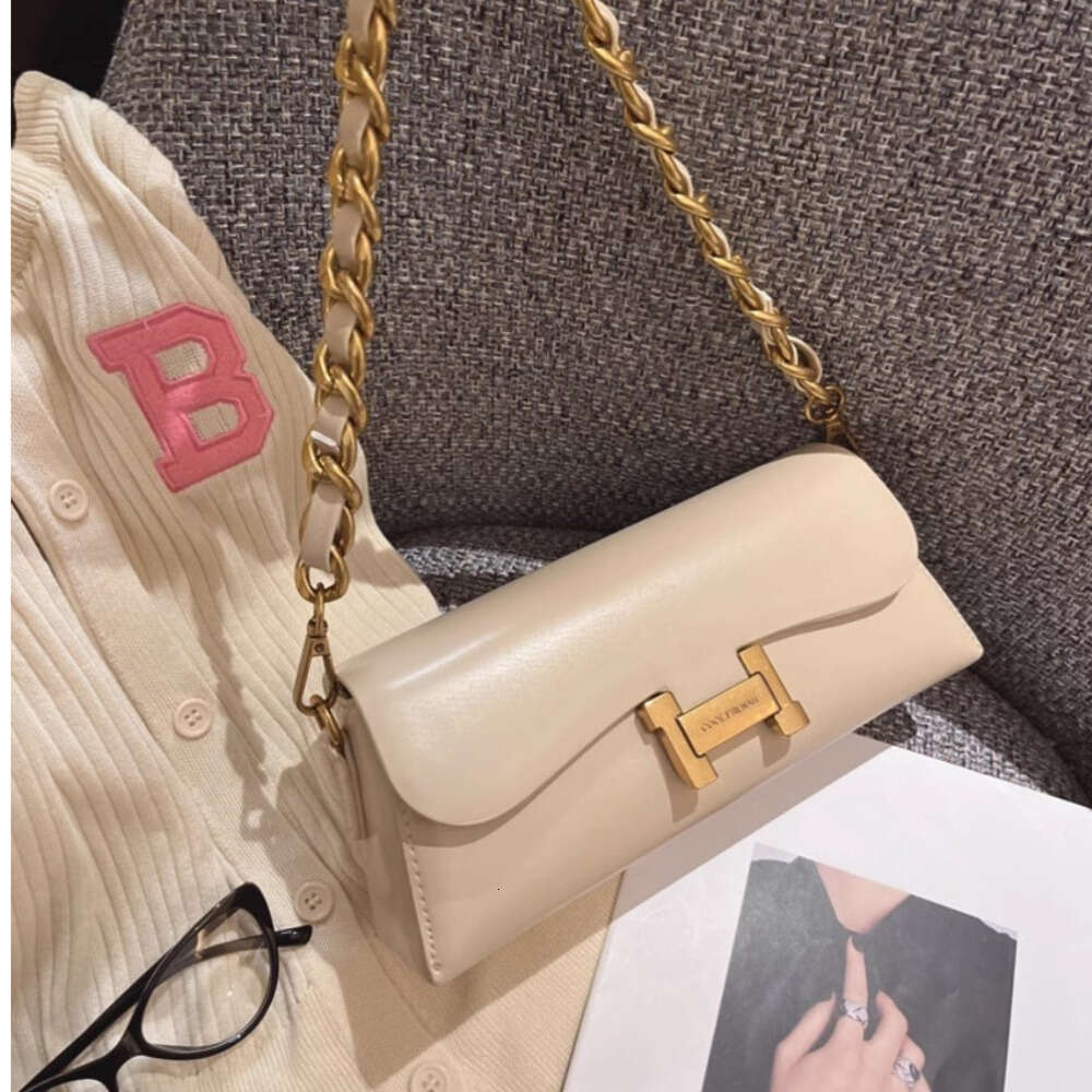 New Arrival Mini Flap Crossbody Bag, Women's Oil Wax Leather Handbag with Detachable Chain Strap, Fits Phone & Daily Essentials