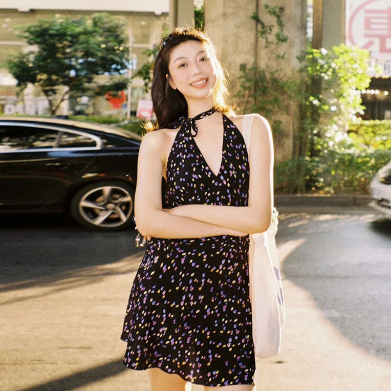 Summer New Starry Printed V-neck Silk Strap Dress Sexy Halter Backless Long Dress MAKOUFEI