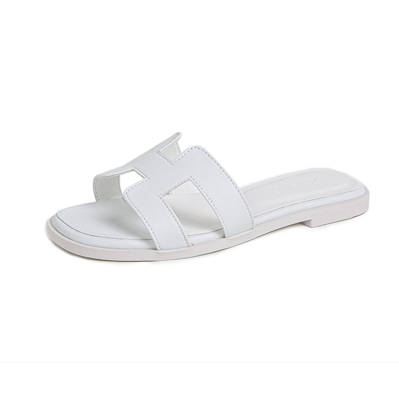 2026 new summer designer slippers for women fashionable and versatile for outdoor wear flat bottomed beach travel pink sandals plus size 34-43