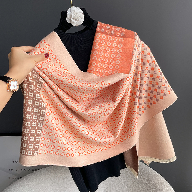Designer's Luxurious Scarf With A Soft Plaid Children's Style Winter Classic Thick And Warm Imitation Cashmere Collar And Shawl Dual-use