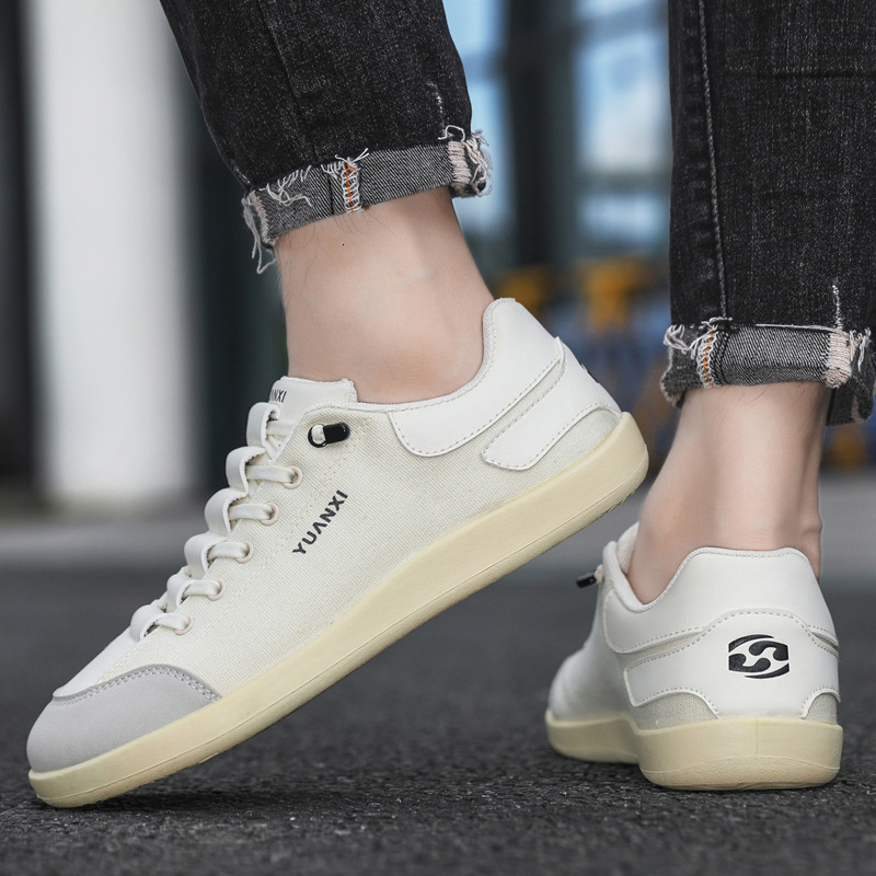 Unisex Barefoot Wide Toe Shoes Women Men Artificial Leather Minimalist Sneakers Adjustable Slip On Walking Shoes 260227