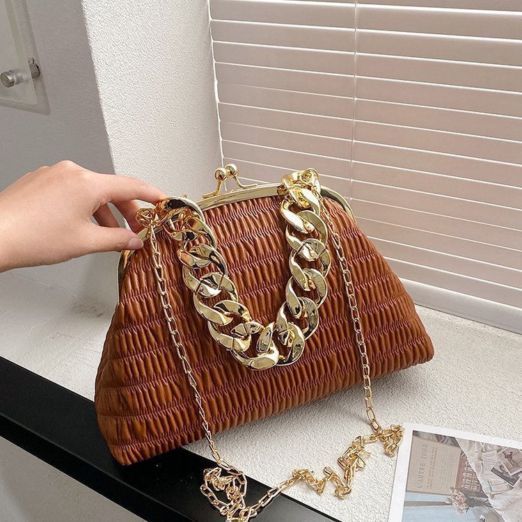 Minimalist Chain Handbag for Women 2025 New Korean Style Fashion Pleated Shoulder Bag Versatile Commuting Crossbody Bag 231123