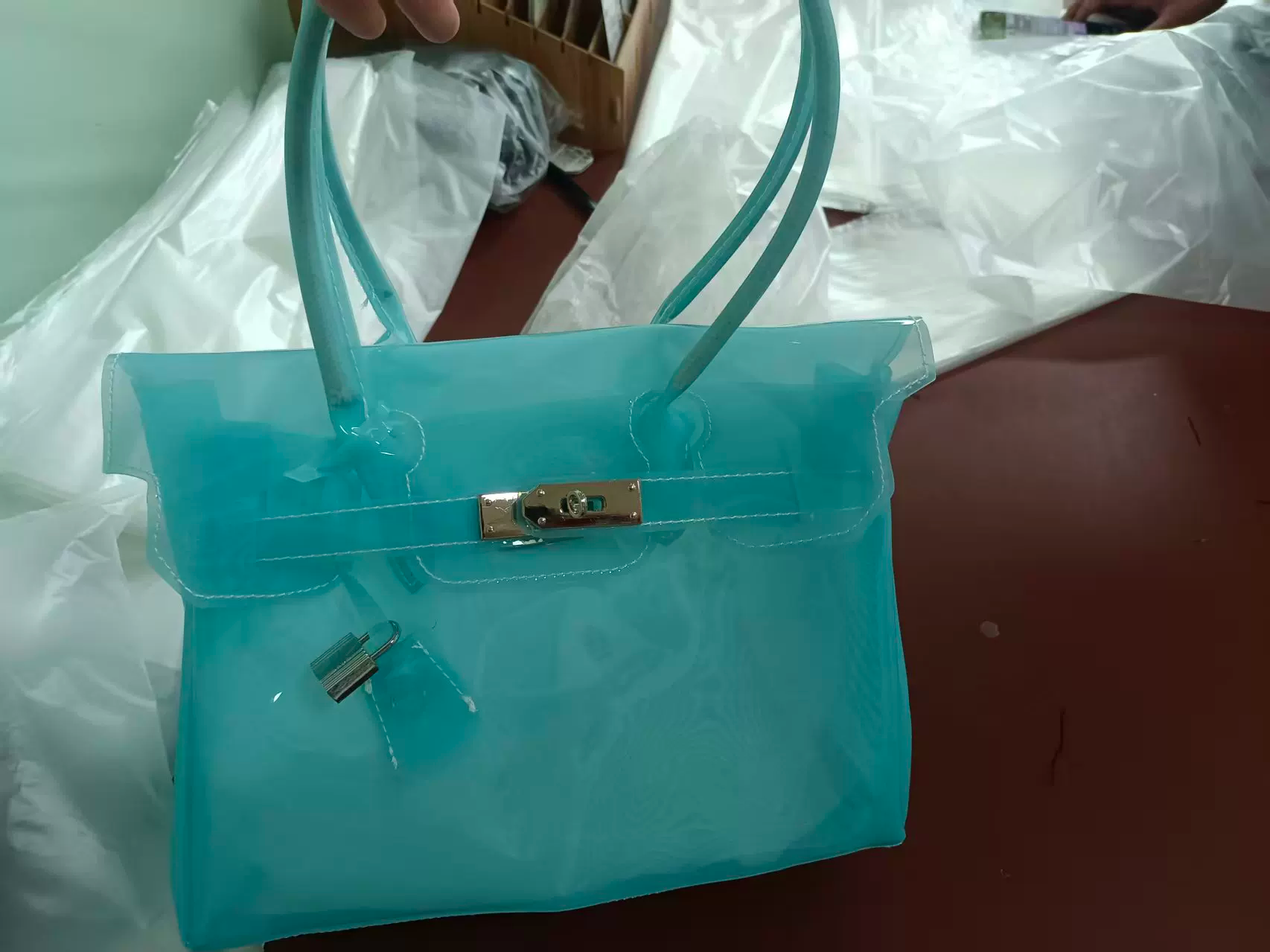 Shoulder Bag Jelly Bag Summer New Commuter Tote Bag Fashionable Transparent Large-capacity Underarm Bag Women's Bag.