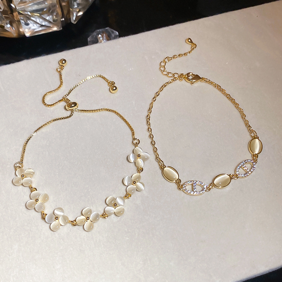 Micro-inlaid zircon oval cat's eye stone light luxury, high-end exquisite bracelet, elegant socialite style wrist accessory