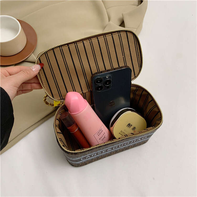 Luxury Brand Designer Bag Box For Women 2026 New Model Simple Fashion Retro Letter Large Capacity Handbag Crossbody Bag - view 3