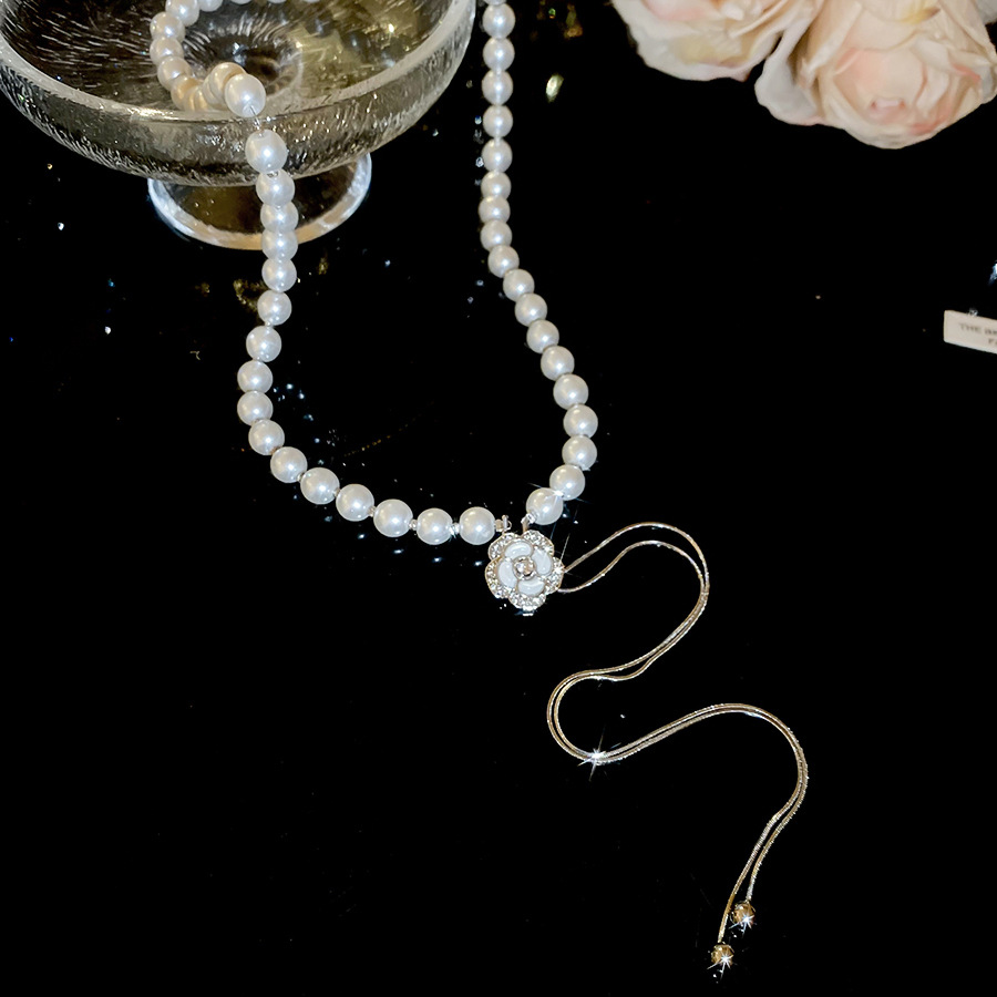 Full Diamond Butterfly Pearl Early Spring Accessory Long Necklace Pull Clavicle Light Luxury High-end Sense Neck Chain - view 7
