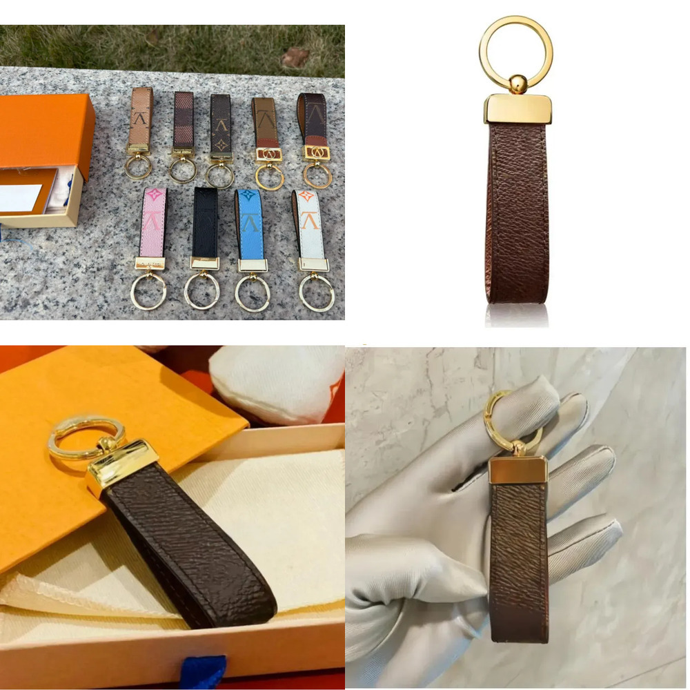 2026 High Quality Keychain Classic Exquisite Luxury Designer Car Keyring Zinc Alloy Letter Unisex Lanyard Gold Black Metal Small JewelryW
