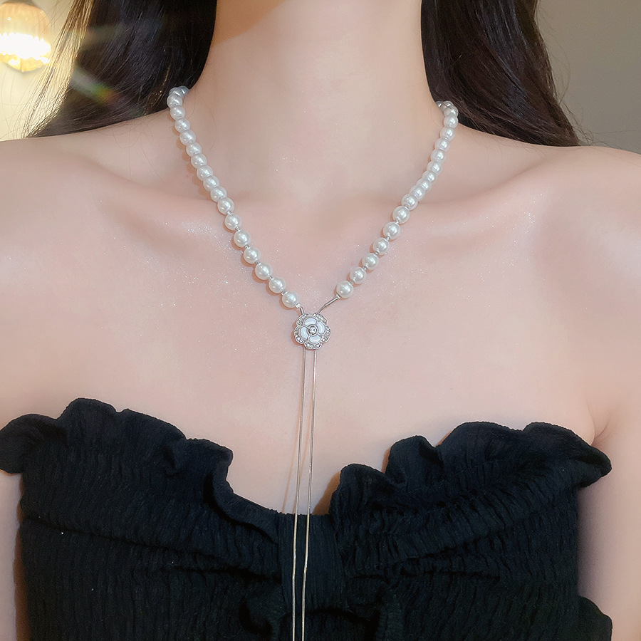 Full Diamond Butterfly Pearl Early Spring Accessory Long Necklace Pull Clavicle Light Luxury High-end Sense Neck Chain - view 6