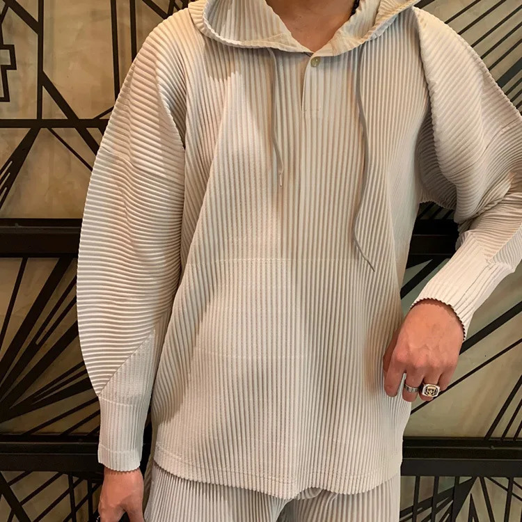 Japan ISSEYS MIYAKES Classic Pleated Hooded Sweatshirt Loose Casual Simple Drawstring Pullover Hoodie Man 260522
