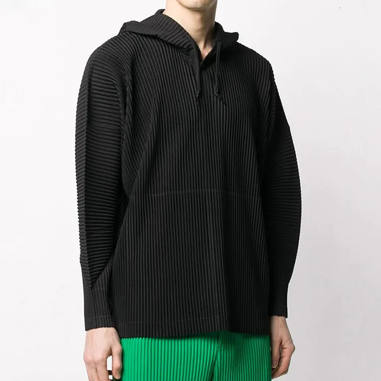 Japan ISSEYS MIYAKES Classic Pleated Hooded Sweatshirt Loose Casual Simple Drawstring Pullover Hoodie Man 260522 - view 4