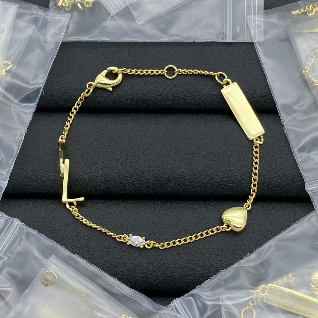 Luxury Designer Jewelry Charm Bracelets Jewlery Designer for Women Designer Bracelets Popular Diamond Bracelets for Wedding Gifts