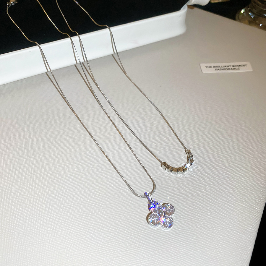 Double-layered silver zircon four-leaf clover pendant necklace for women, high-end, light luxury, niche collarbone chain, versatile accessory - view 8