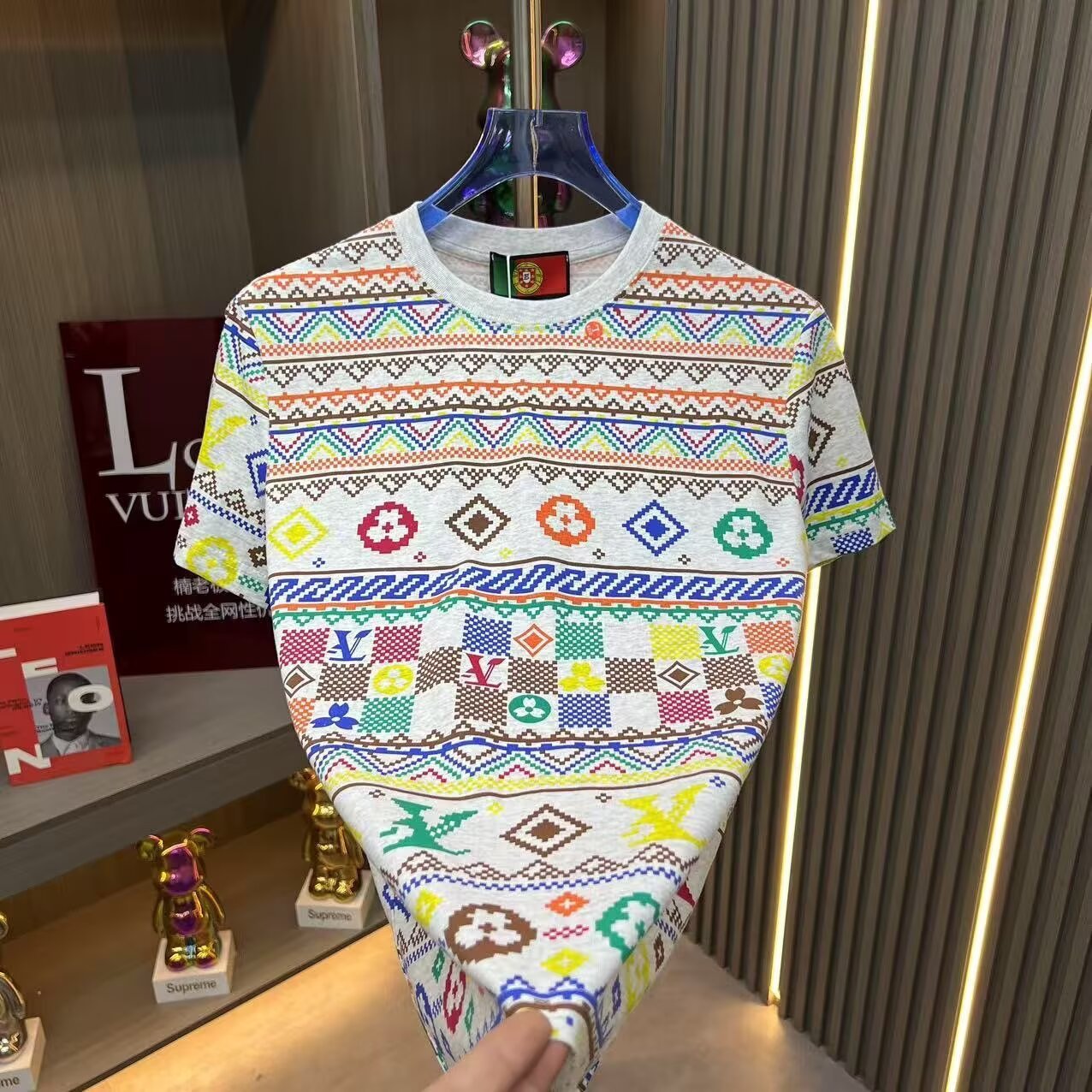 Harajuku style retro creative graffiti all-over print short-sleeve shirt, loose unisex BF fit, trendy new Japanese casual top